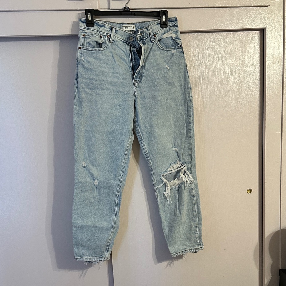 Abercrombie & Fitch High Rise Mom Jean